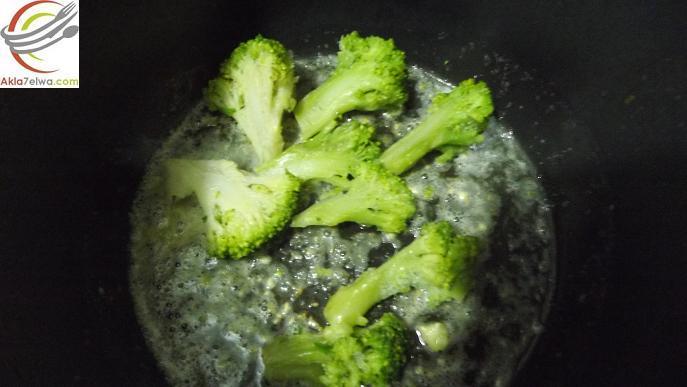 chicken alfredo with broccoli دجاج بصوص الفريدو و البروكلي