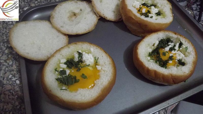 egg in bread bowl