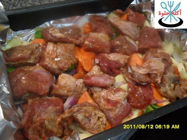 meat with vegetable in oven 5wl
